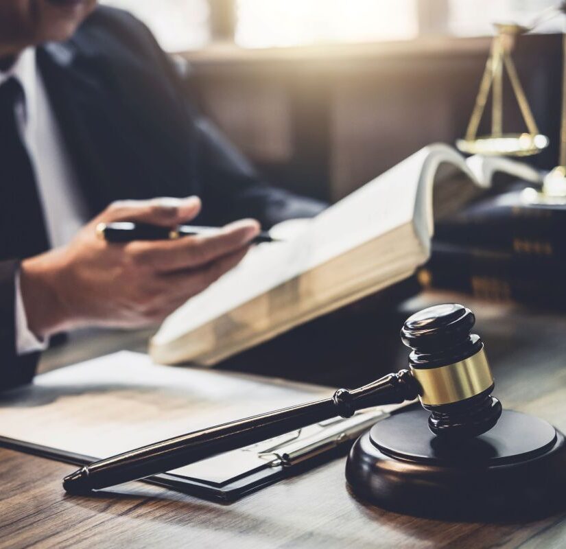 وکیل حقوقی در نیشابور